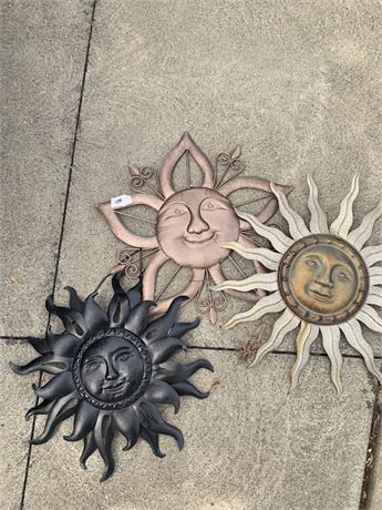 Metal Sun With Face Yard Art Decor - Set Of 3