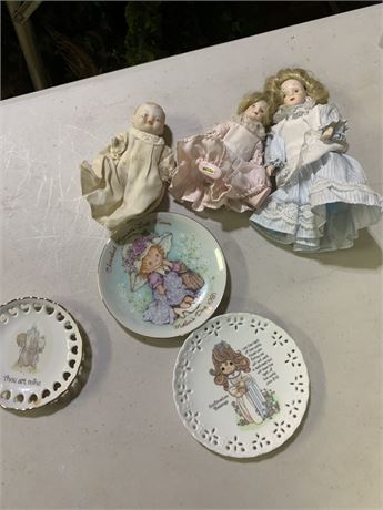 3 Vintage Baby Dolls Enesco Precious Moments Confirmation Plate & Small Thou Art