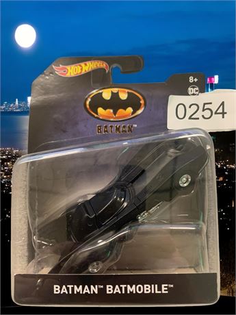 Hot Wheels DC Comics Batman "Batmobile" Die Cast Collector Car
