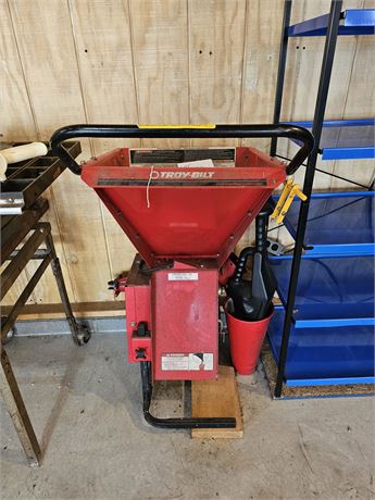 Troy-Bilt Shredder/Chipper PTO Driven