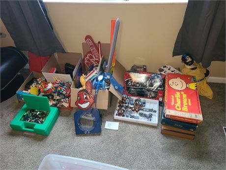 Large Toy Lot:Transformers/Kinex/Board Games/Legos & More