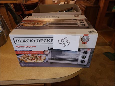 Black & Decker Convection 4 Slice Toaster Oven - New In Box