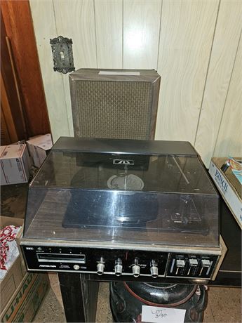 Soundesign 8 Track Stereo With Speaker