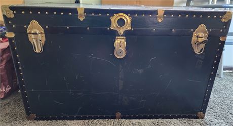 Vintage Steamer Trunk w/Insert by Sample Trunk Co. Cleveland, OH