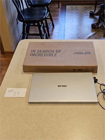 ASUS Vivobook 17 17.3" Laptop AMD Ryzen 7 12GB Memory 512 GB SSD