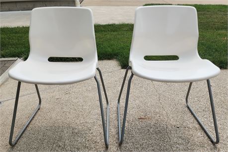 2 Chairs