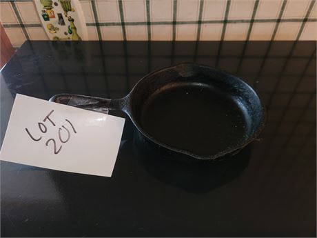 Wagner No#3 Cast Iron Fry Pan