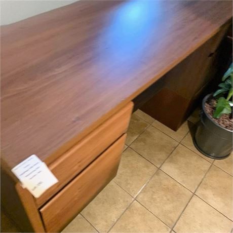 Large Woode Student/Computer Desk