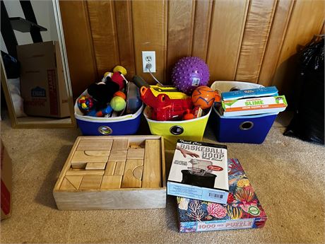 Lot of Mixed Games and Toys