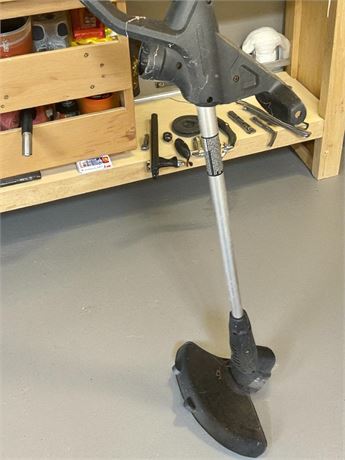 Black & Decker Weed Wacker/Trimmer