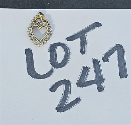 10K Diamond Chip Heart Pendant  1.4 DWT