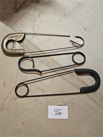 Oversized Safety Pins Wall Decor