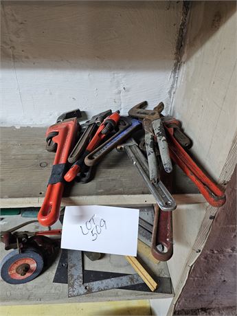 Mixed Size Pipe Wrenches - Rigid & More