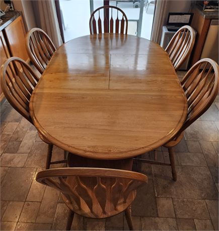 Solid Wood Oak Table & 6 Chairs w/ Pop Up Leaf