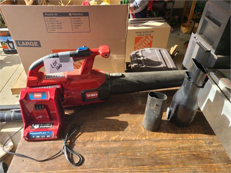 Toro PowerPlex Brushless 40V 150 MPH Cordless Blower with Battery & Charger