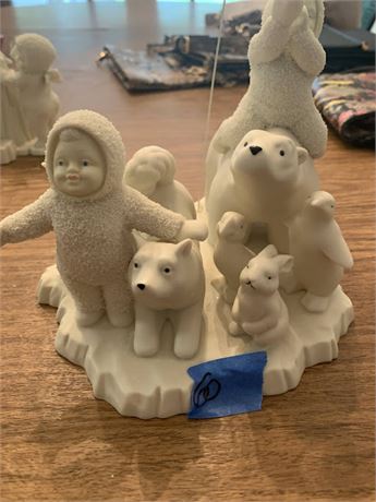 Dept 56 White Snowbabies Figurine "Wish Upon A Falling Star" With Polar Bears