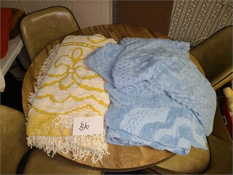 Queen Chenille Bed Cover & Matching Rugs Plus Yellow & White Full Chenille