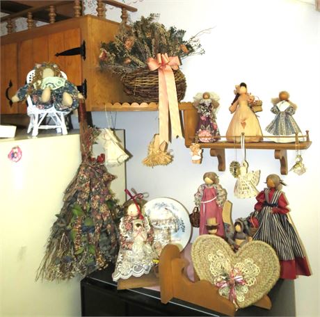 Assorted Decor: Corn Husk Dolls, Etc.