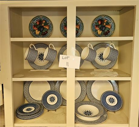Casual " Victoria Beale" Williamsburg Dinner Set Over 20 Pieces & More