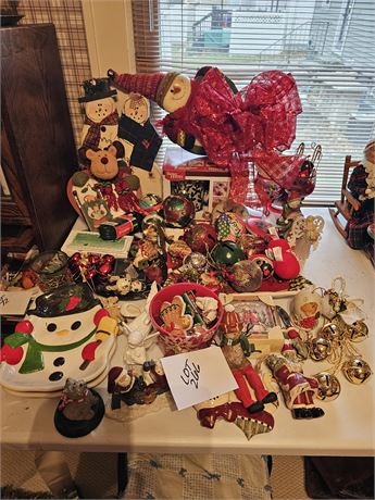 Mixed Christmas Lot: Wall Hangings / Ornaments / Figurines & More