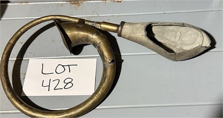Antique Brass Bulb-Style Horn