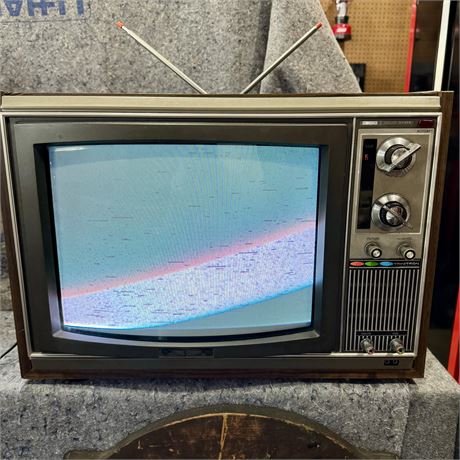Sony Trinitron CRT 15" Retro Gaming Color TV