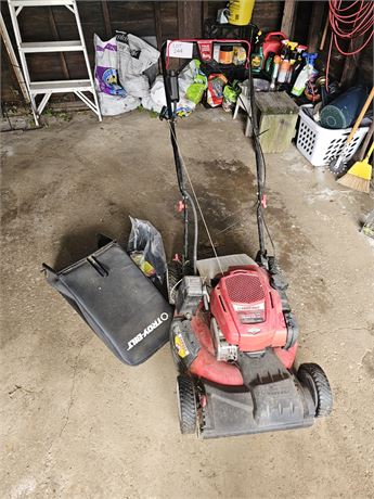 Troy Built Lawnmower With Electric Start & Bag