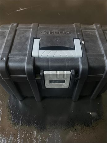 Husky 22-Inch Black Plastic Tool Box