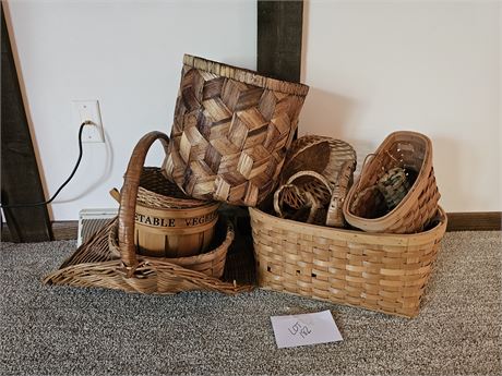 Mixed Size Basket Lot: Sizes & Styles Vary