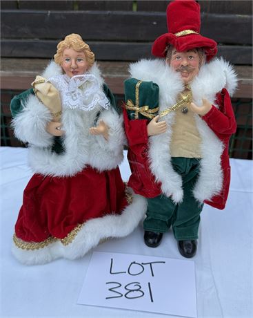 Vintage Christmas Caroler Tree Toppers
