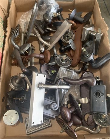 Vintage Door Hardware - Door Knobs, Handles, Backplates