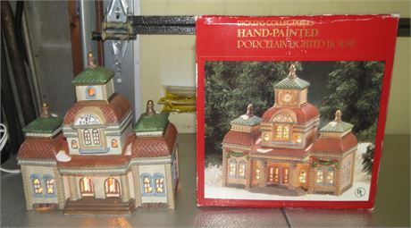 Dickens Collectibles Lighted Station