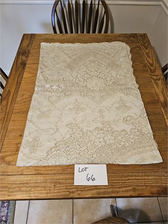 Beautiful Quaker Lace 92" Table Cloth