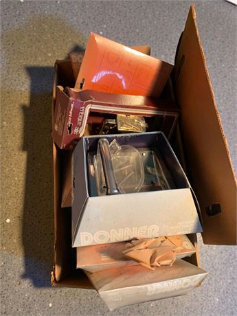 Misc Bathroom Accessories Lot