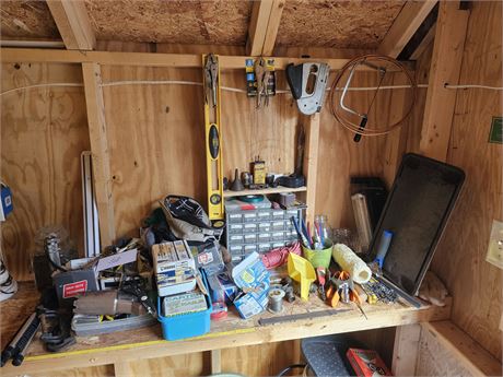 Mixed Tools & Hardware Cleanout:Hand Tools / Flash Lights / Level & Much More