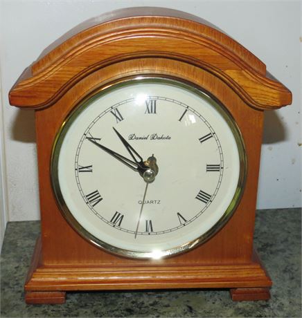 Daniel Dakota Quartz Mantle Clock