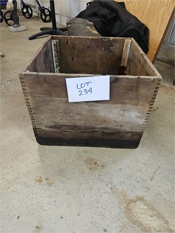 Antique/Vintage Red Diamond Explosives Wood Box Cleveland Ohio