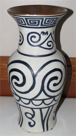 Pottery Vase Animal Crackle Blue Scroll