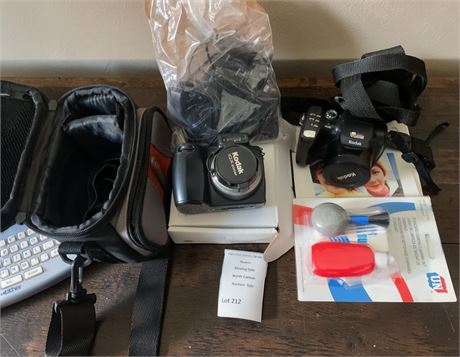 Kodak EasyShare DX6490 Digital Camera W/Case, Cables, Cleaning Kit