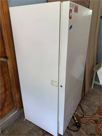 Crosley Shelvador White Upright Freezer For Home Or Commercial Use