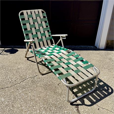 Vintage Folding Aluminum Green/White Webbed Lounge Chair
