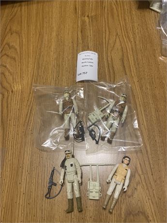 Lot of 4 Empire Strikes Back Hoth Figures (3 With Weapons /1 Without)