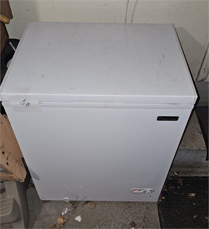 Magic Chef Box Freezer