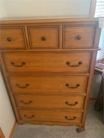 Oak 7 Drawer Dresser/Chest of Drawers