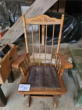 Vintage Best Chairs Inc. Rocking Chair
