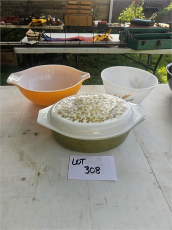Mixed Pyrex Bowls