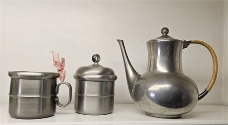 Royal Holland Pewter Coffee Pot w/Woven Pattan Insulator on the Handle