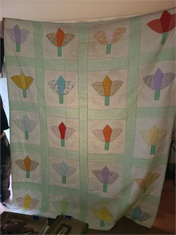 Handmade Quilt Tulip Pattern Pastel Colors - Lavender/Green/Yellow & Pink