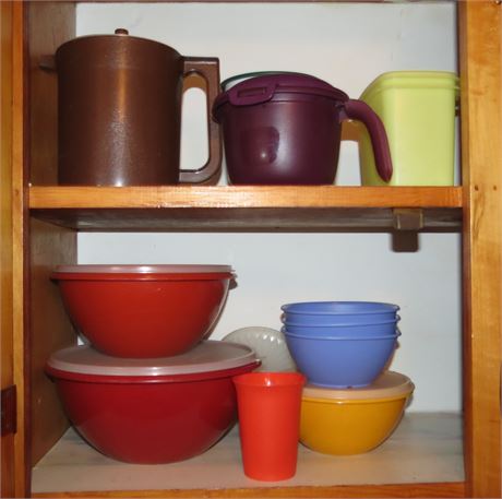 Assorted Tupperware