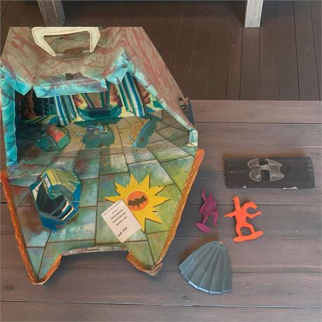 Ideal Batman Batcave Playset W/Action Figures